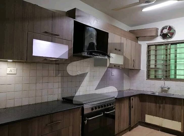 Askari 11 - Sector B Apartments Flat Sized 12 Marla For Rent 4