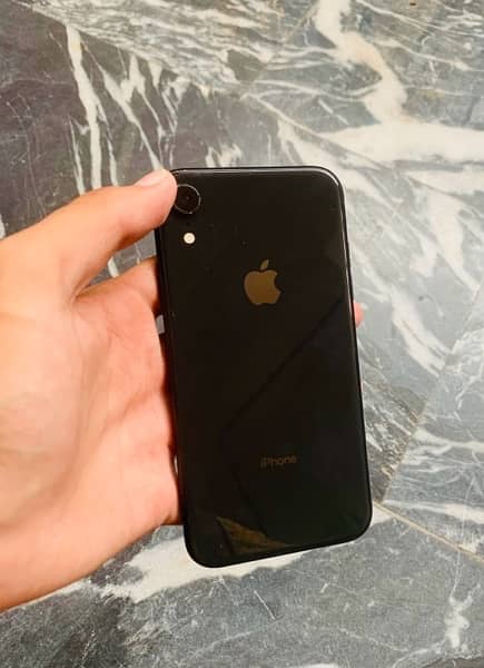 iPhone XR 6