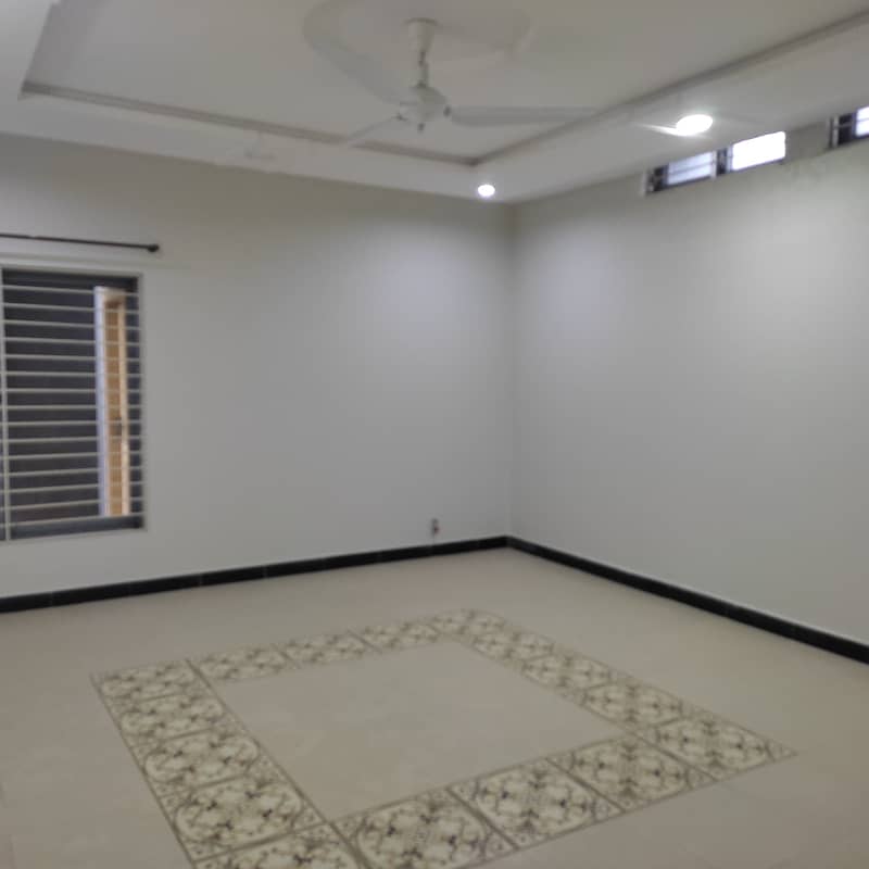 Basement For Rent In D-12 Size 60*90 5