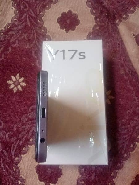 Vivi y17 Ran 4GB Rom 128GB 4