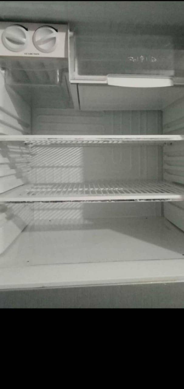 PEL FRIDGE AVAILABLE IN GOOD CONDITION 7