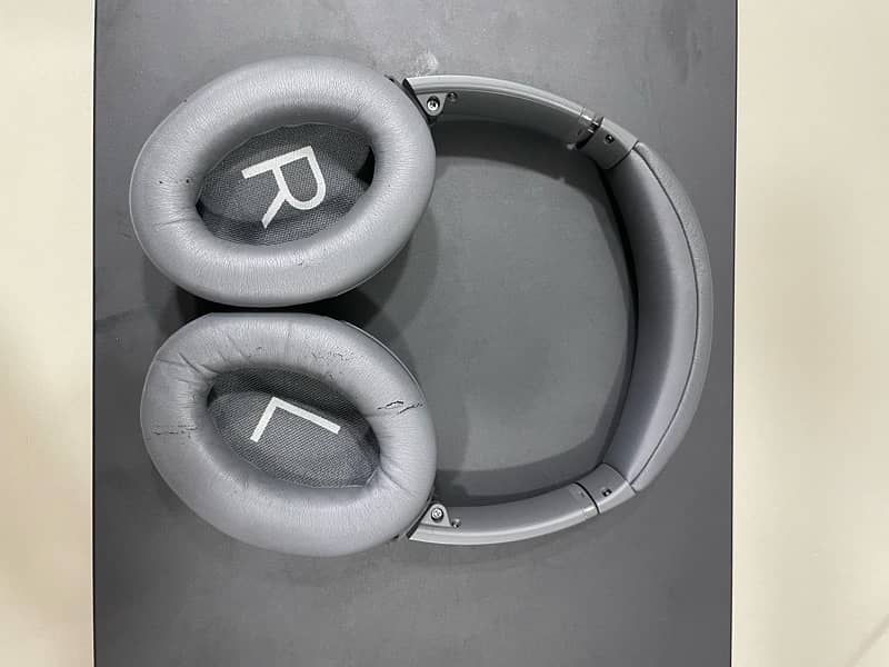 Bose QC45 - Noice Cancelling Wireless Headphones 5