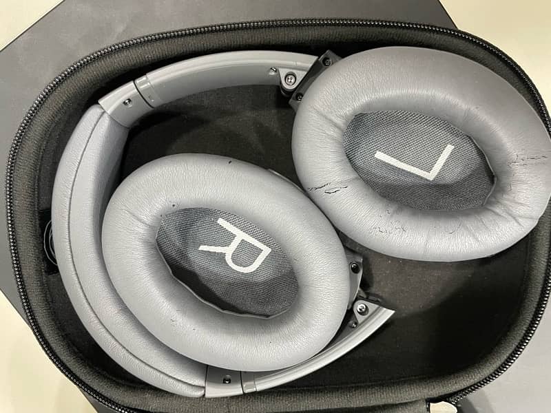 Bose QC45 - Noice Cancelling Wireless Headphones 7