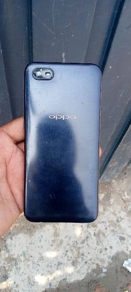 urgent sale oppo A1k 2gb 32gb only phone hai 3