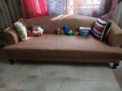 5 seater (3+1+1) sofa set.