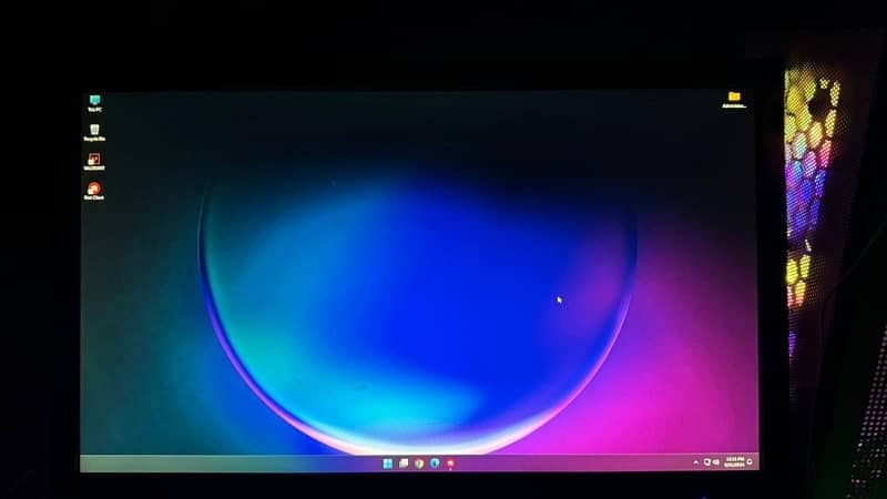 LG Flatron 120 HZ monitor (23 inches) 1