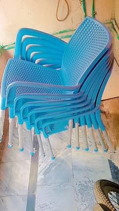 6 plastic chairs