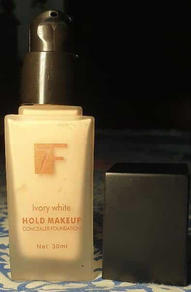 Liquid Foundation - Huda Beauty 110N, 100B and 7F 10