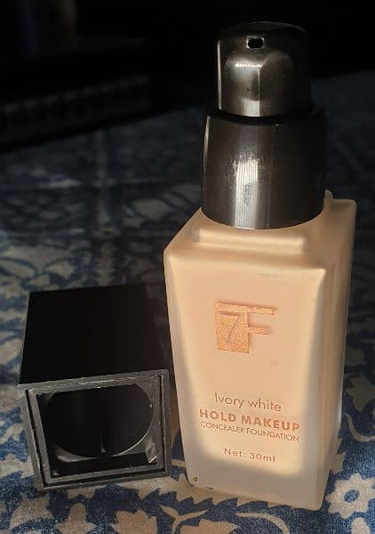 Liquid Foundation - Huda Beauty 110N, 100B and 7F 11