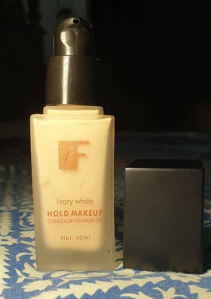 Liquid Foundation - Huda Beauty 110N, 100B and 7F 12