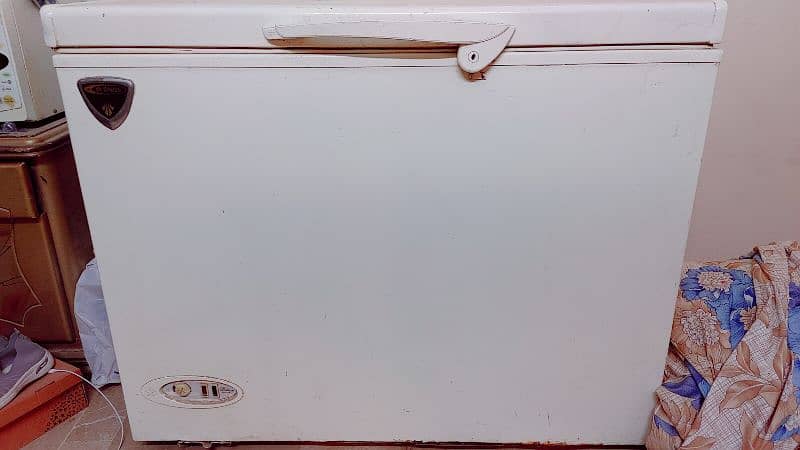 D-Freezer in good condition and good working 4