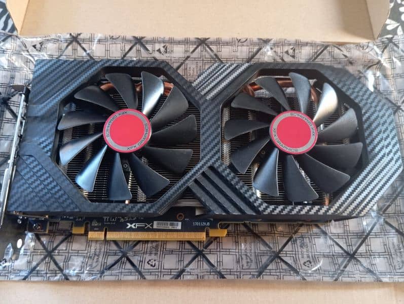 RADEON RX580 8GB GDDR5 (complete box) 1