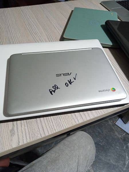 Asus Touch 4gb Chromebook 360 rotateable c100p 2