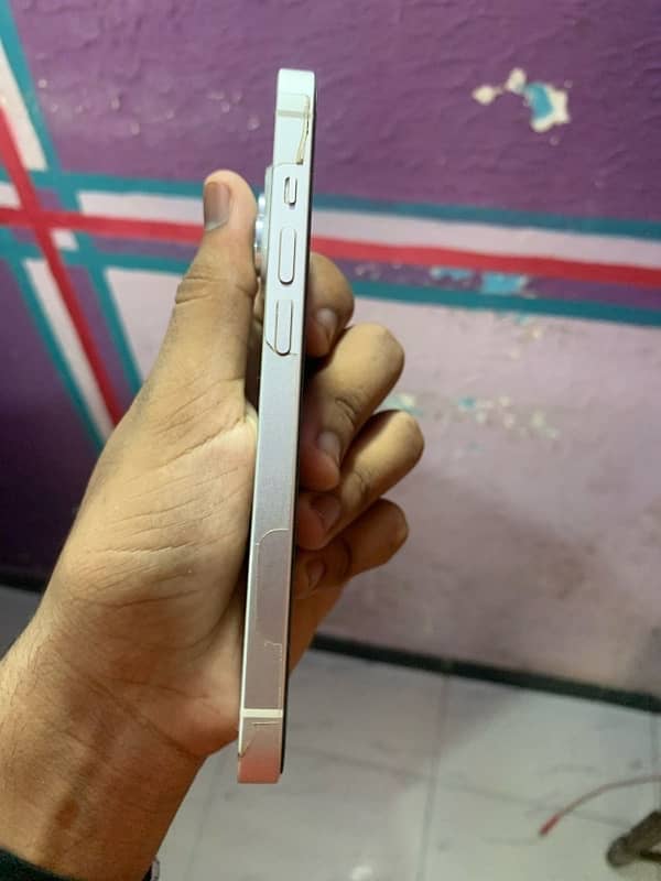 iPhone 14 white colour 3