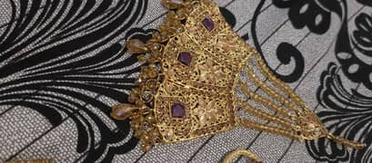 golden artificial jewelry set