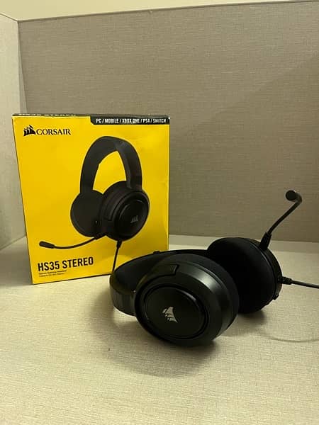 Corsair HS35 Original Gaming Headphones 4