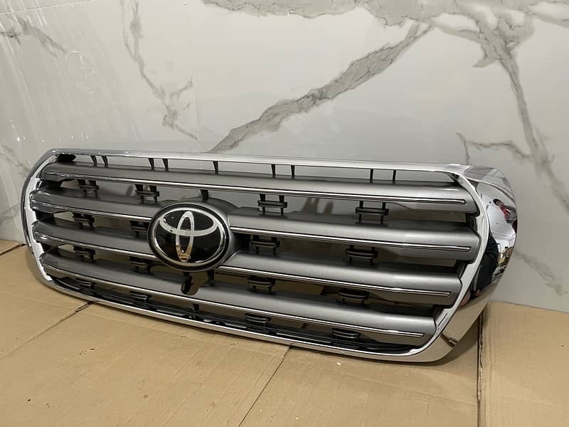 TOYOTA LAND CRUISER FRONT GRILL 2012-2014 LC200!!! 1