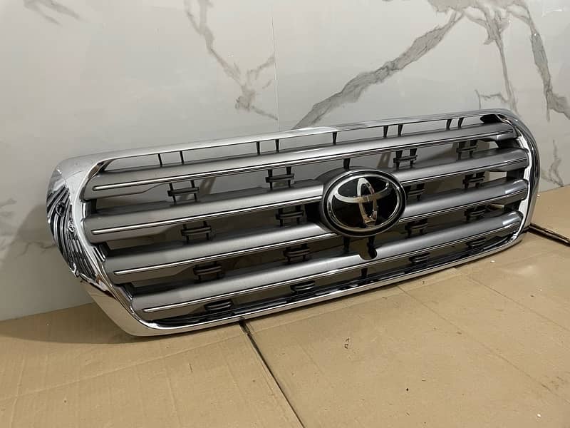 TOYOTA LAND CRUISER FRONT GRILL 2012-2014 LC200!!! 2