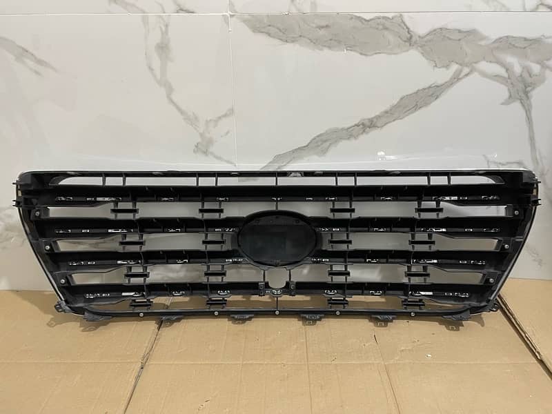 TOYOTA LAND CRUISER FRONT GRILL 2012-2014 LC200!!! 4