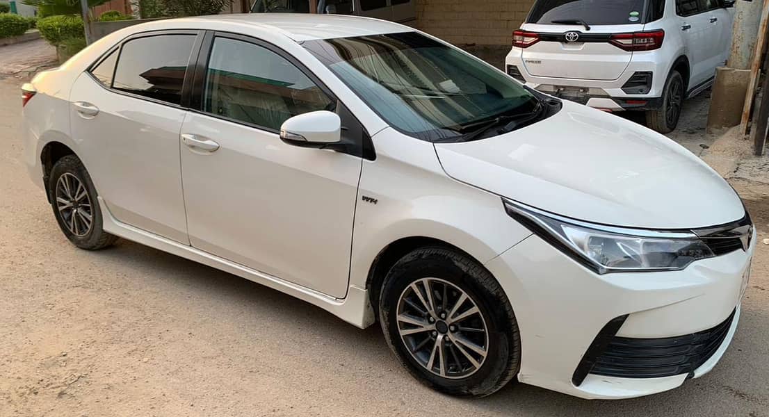 Toyota Corolla GLI 2017 1.3 Automatic 1