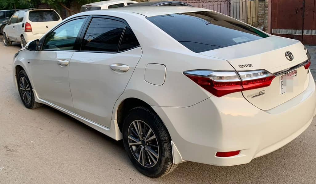 Toyota Corolla GLI 2017 1.3 Automatic 3