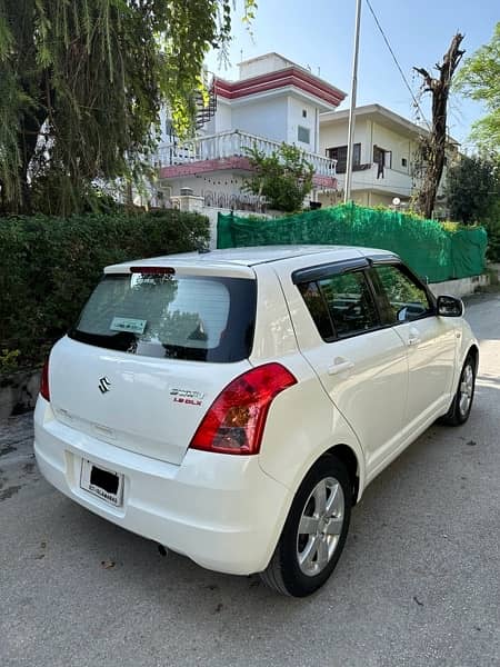 Suzuki Swift DLX Model 2018 5