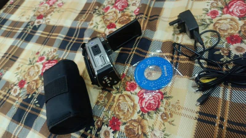 Digital camera very good results very good condition High Definition 8