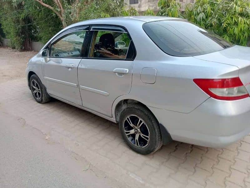 Honda City IDSI 2005 almost genuine condition 1