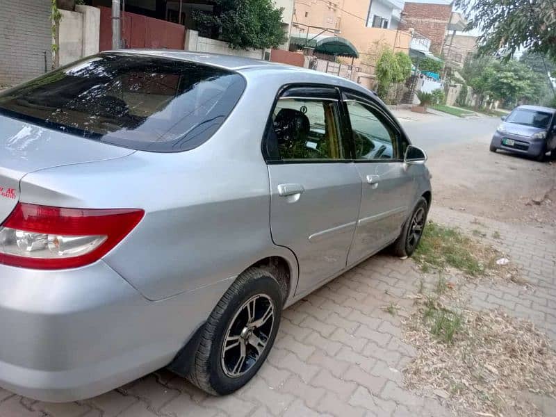 Honda City IDSI 2005 almost genuine condition 4