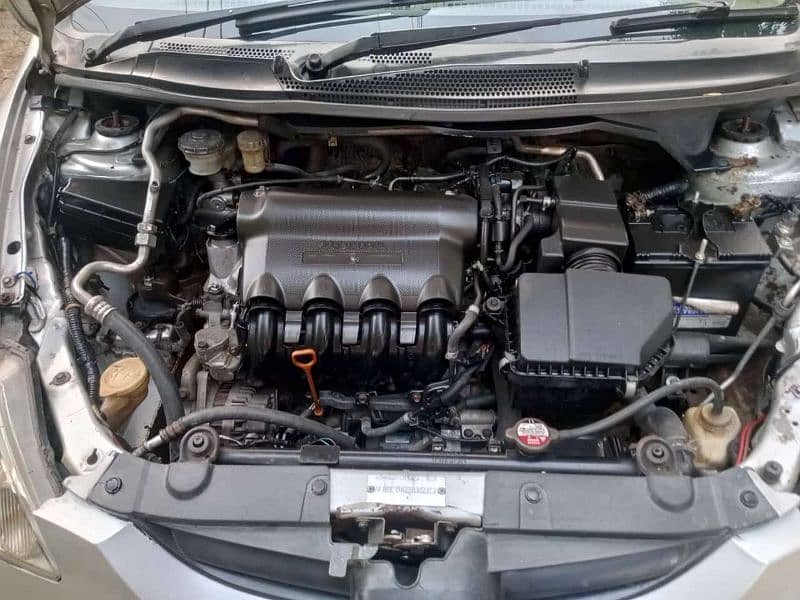 Honda City IDSI 2005 almost genuine condition 16