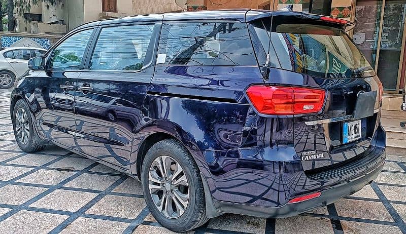 KIA Grand Carnival 2019 18