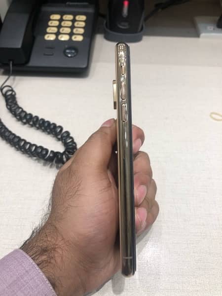 IPHONE XS GOLDEN NON PTA 64gb 6