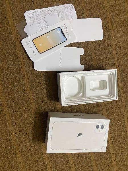 iPhone 11 128 GB, White,  PTA approved with Box 7