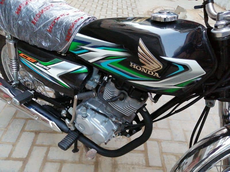 Honda 125 karachi number 23 model 1