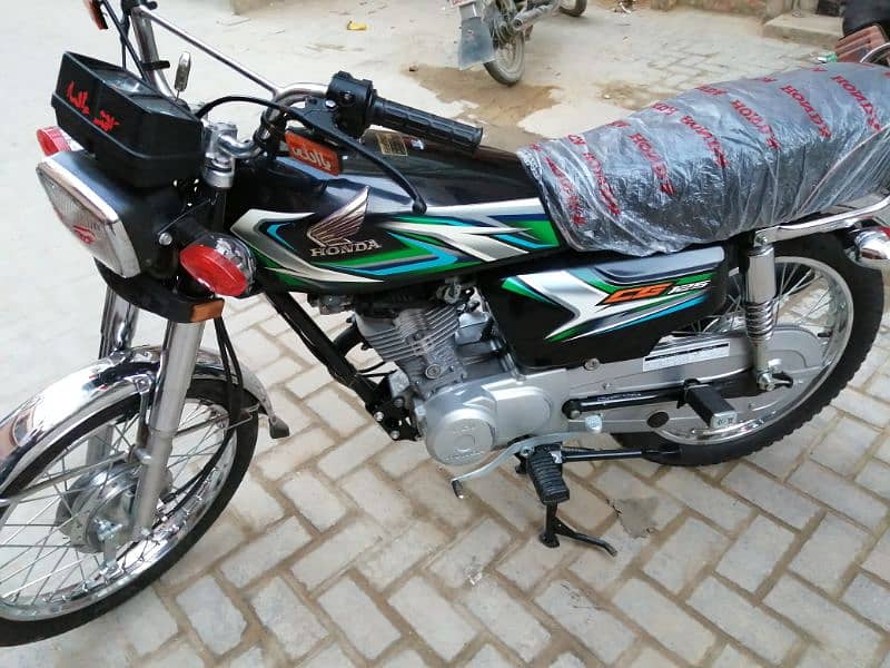 Honda 125 karachi number 23 model 2