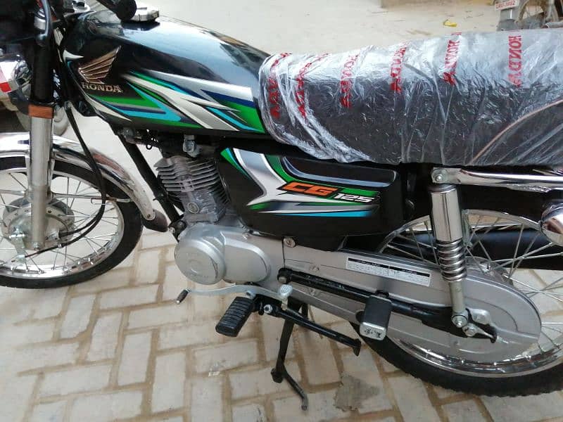 Honda 125 karachi number 23 model 3