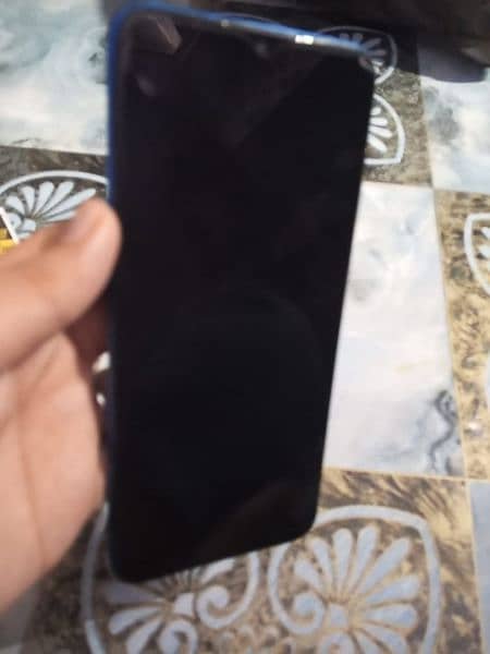 Realme 5i 4/64 with box in mint condition 2