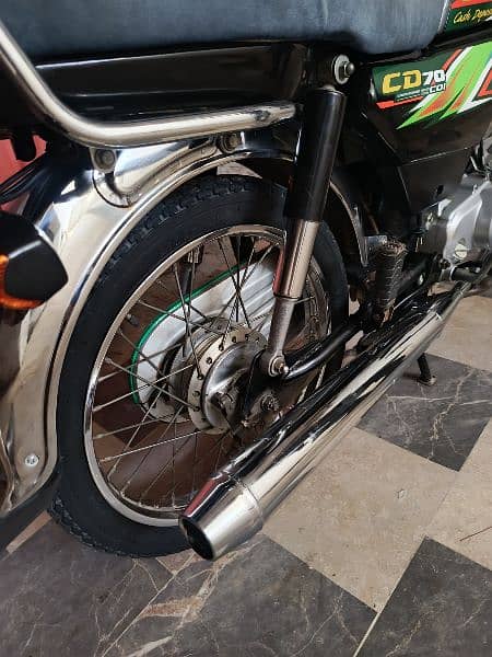 Honda CD 70 Black Colour 6