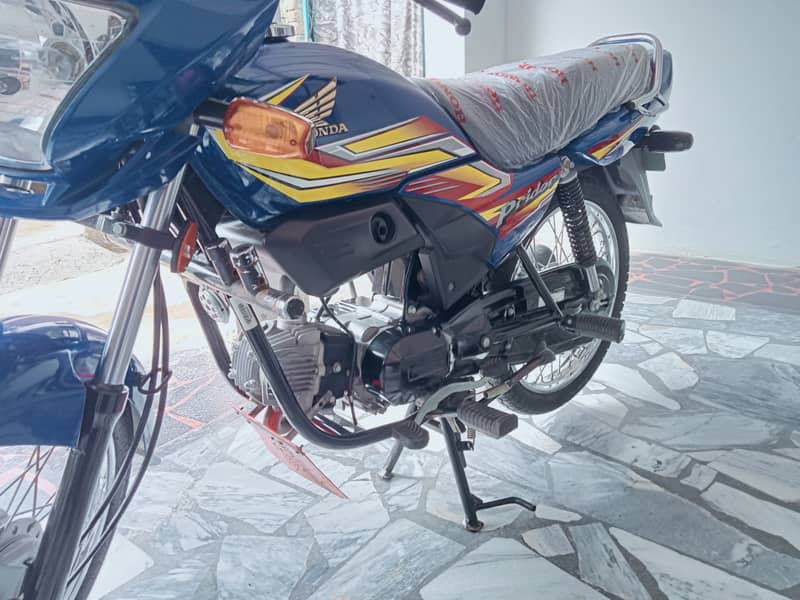 Honda predar 100 cc  03004811273 12