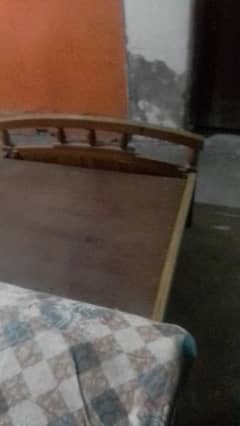 im selling my single bed with mirror used but conditon 9/10