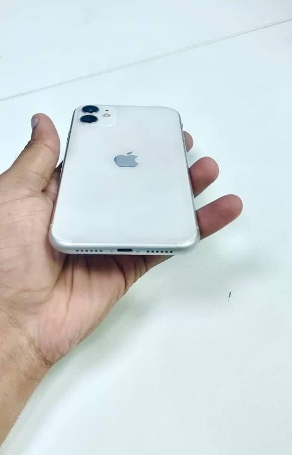 iPhone 11 - 128GB - PTA Approved 3