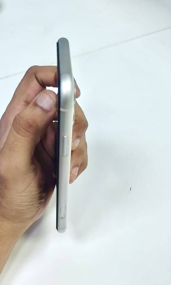 iPhone 11 - 128GB - PTA Approved 4