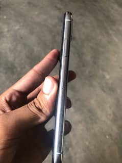 I Phone X 9/10 CONDITION 64 GB   BETRY CHANGE BUTT ORGNAL LGAI HA