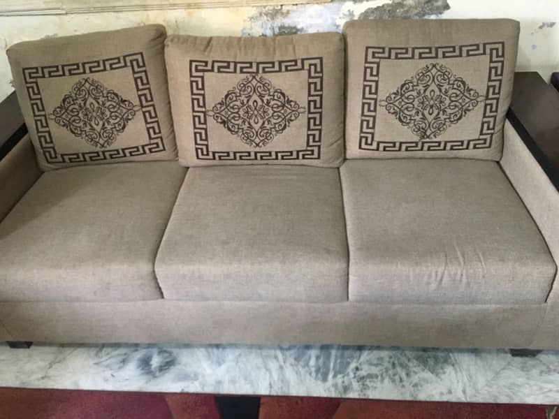 7 seater sofa in excellent condition 0