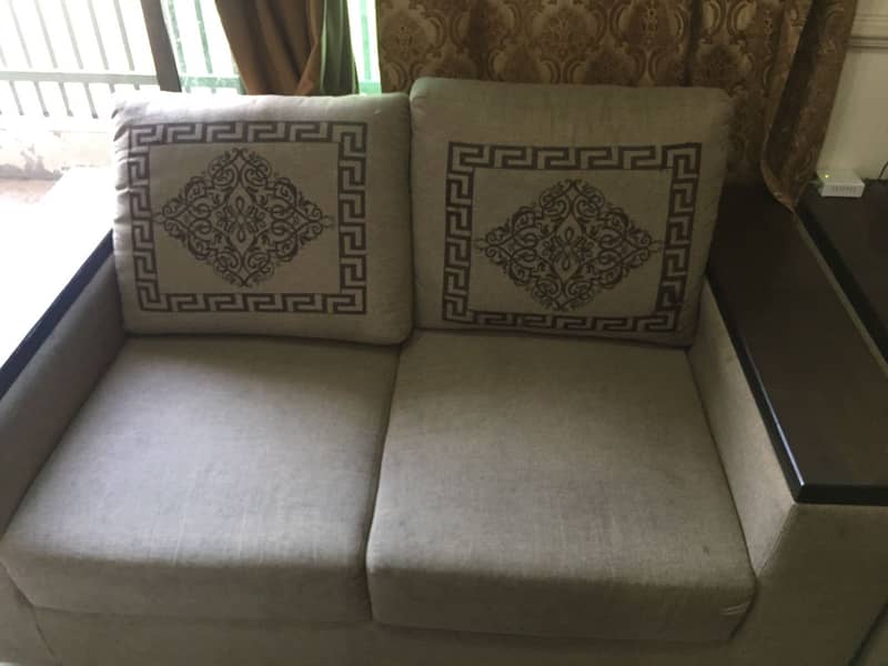 7 seater sofa in excellent condition 1