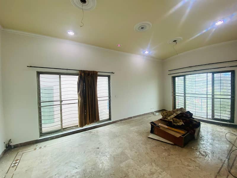 Beautiful Upper Portion 3 Bed 3 Bath 1 Kanal For Rent Ali Park Bhatta Chowk Near Butt Sweets 0