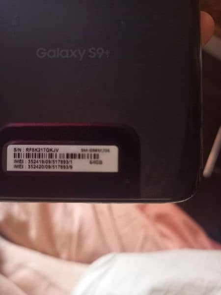 Samsung galaxy S9 plus like new condition 3