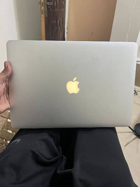 Apple MacBook Pro 2015 - 15" Retina Display, Intel Core i7, 16GB RAM" 1