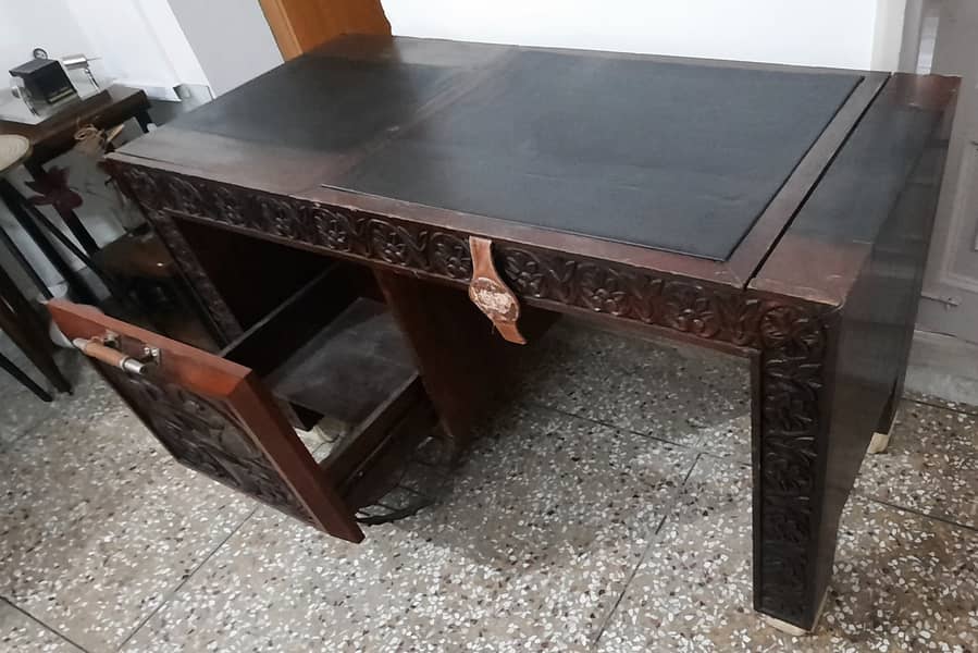 Antique Style Study Table 2