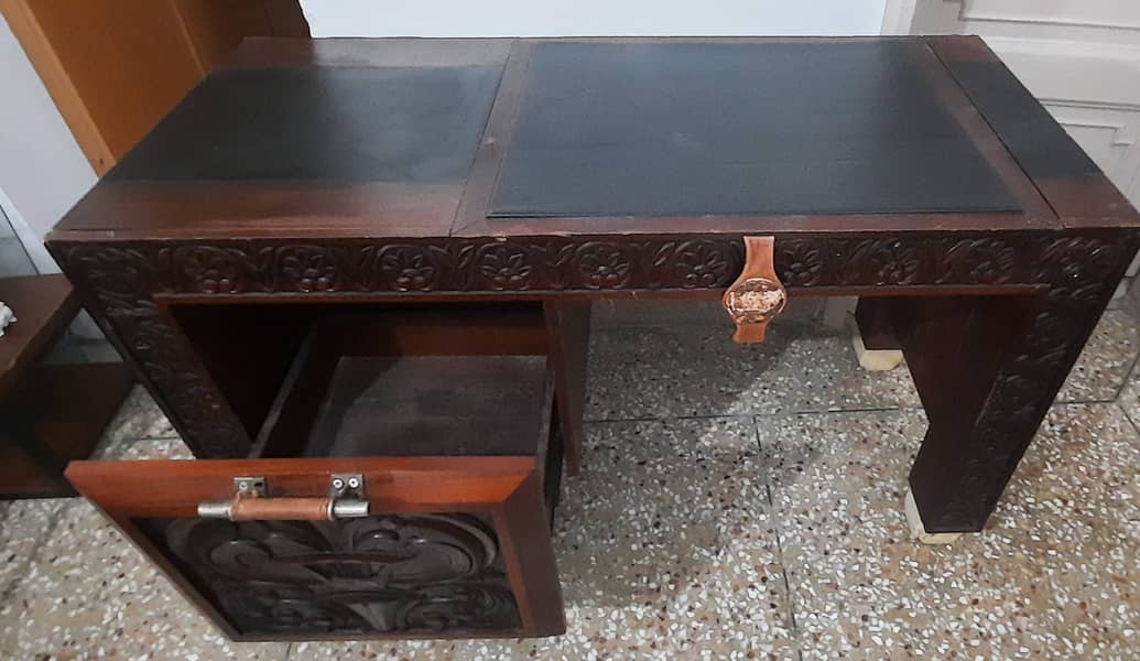 Antique Style Study Table 3